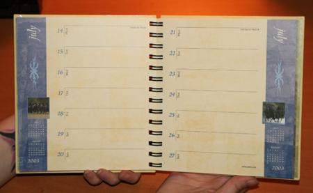 [Agenda.2003.Le.Seigneur.Des .Anneaux.Ouvert]